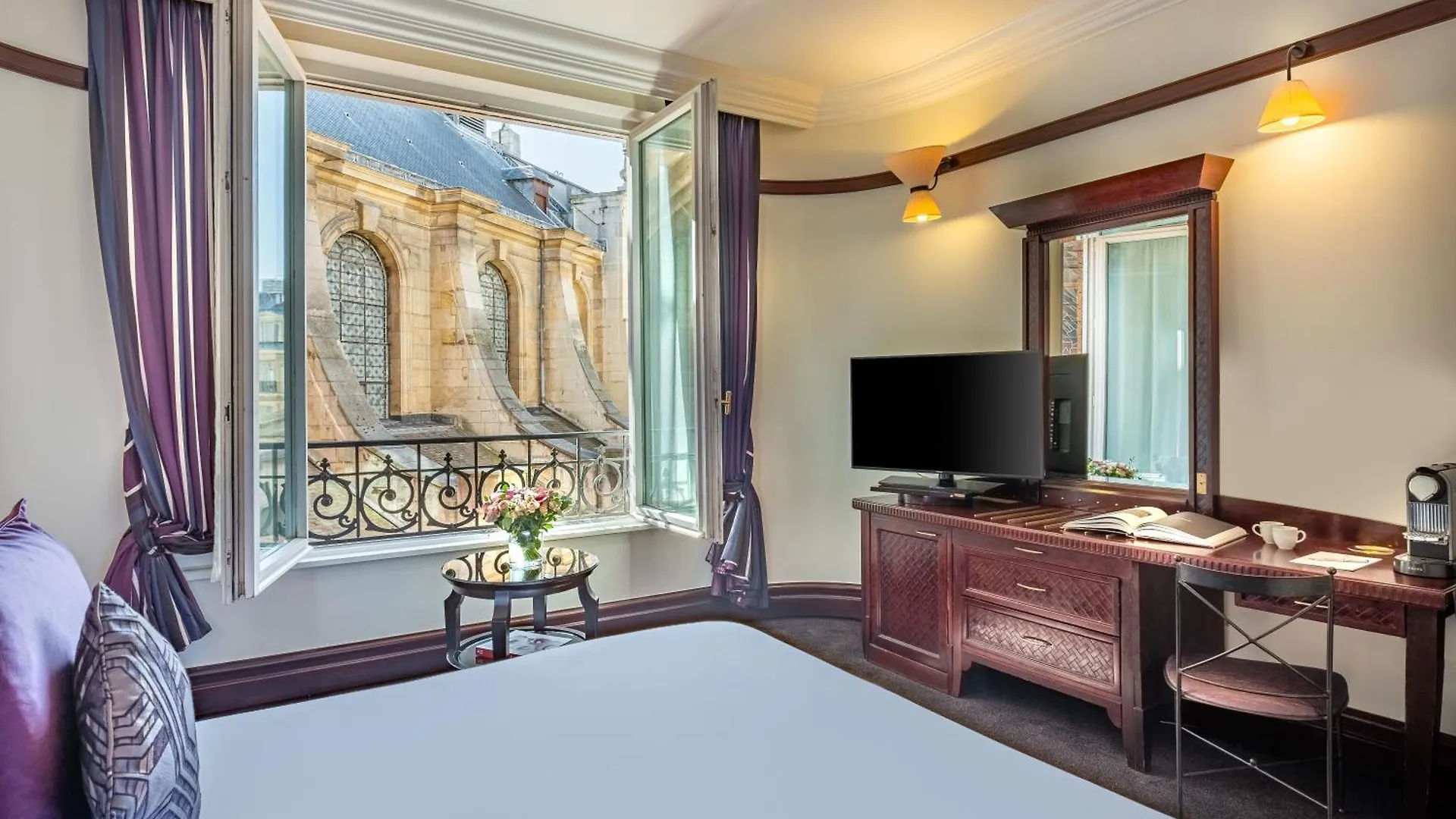 Hotel Pont Royal פריז
