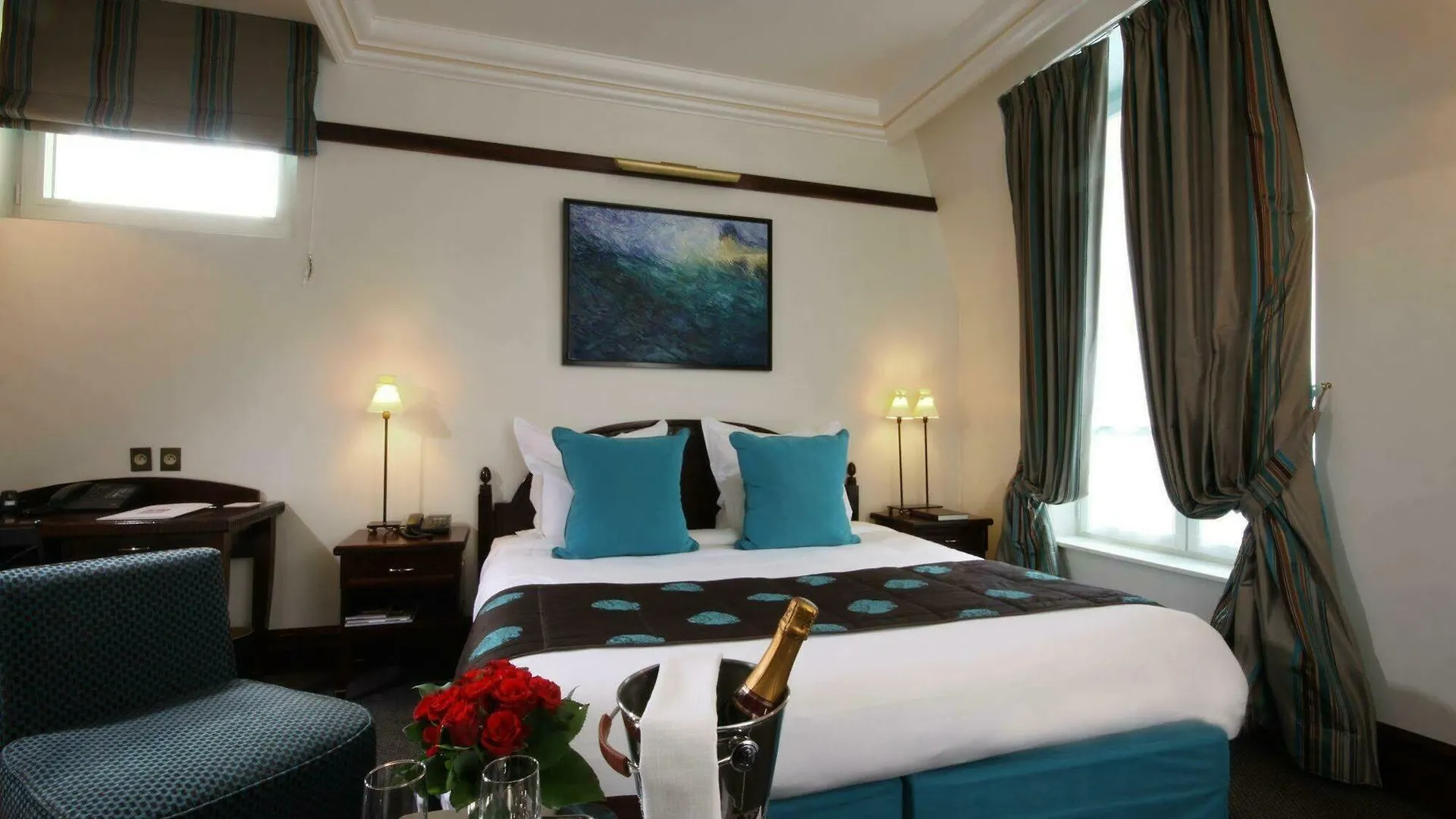 Hotel Pont Royal פריז