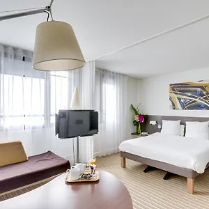 Hotel Novotel Montreuil Vincennes, París