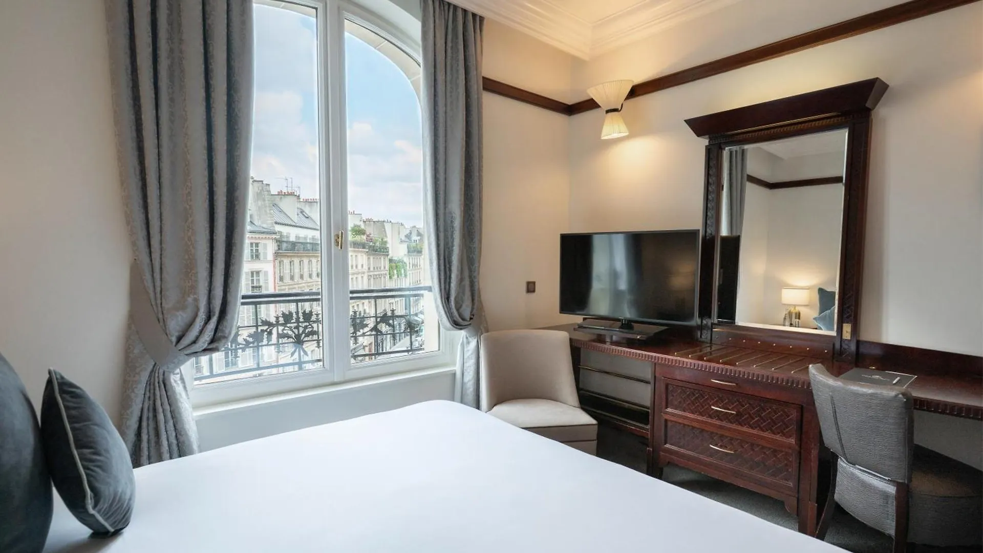 Hotel Pont Royal Paris 5*,